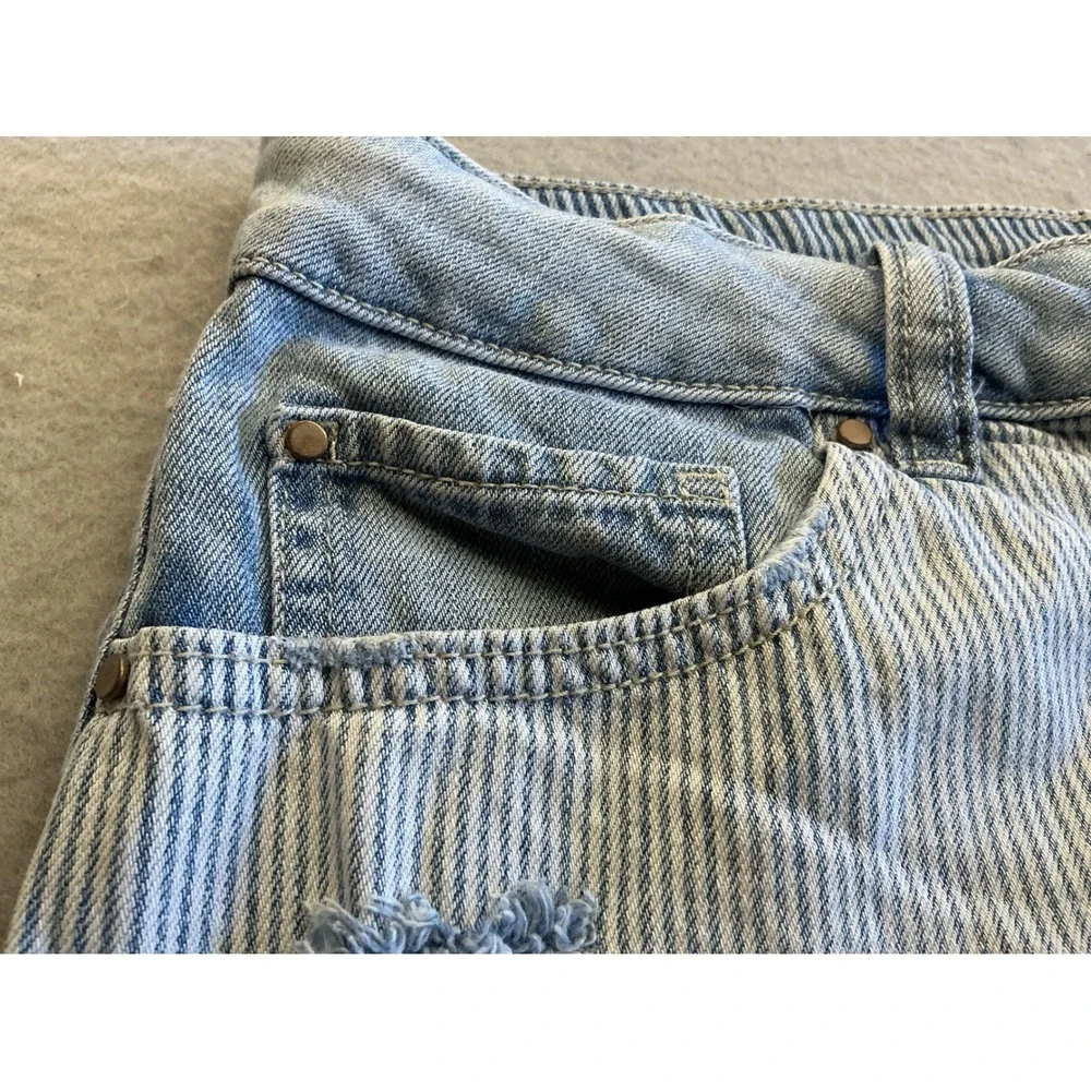 Rewash Mixed Media Denim Shorts Pinstripe Distressed Frayed Size‎ 11/30 Boho